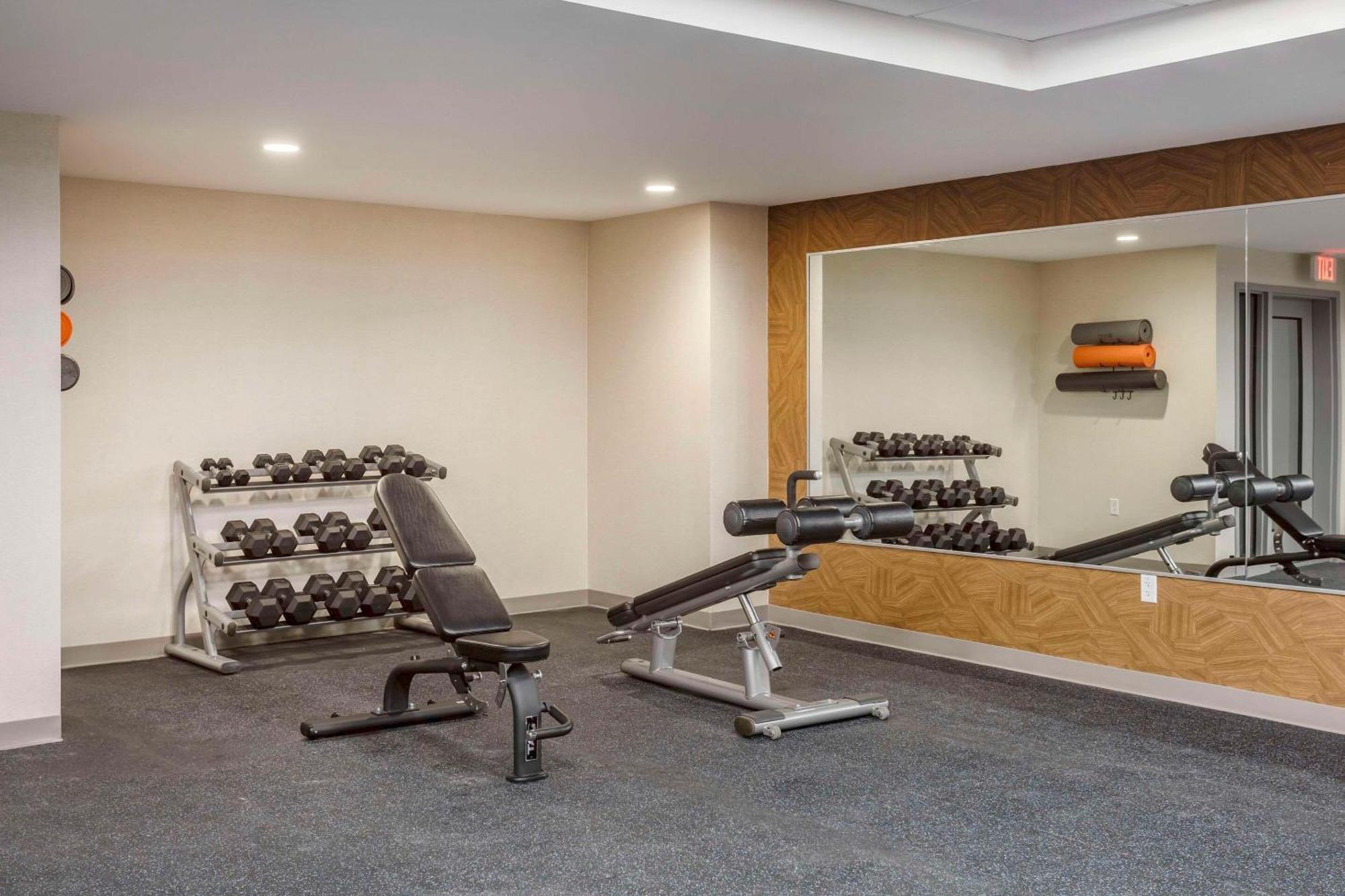 Comfort Inn & Suites Newark Liberty International Airport Eksteriør bilde