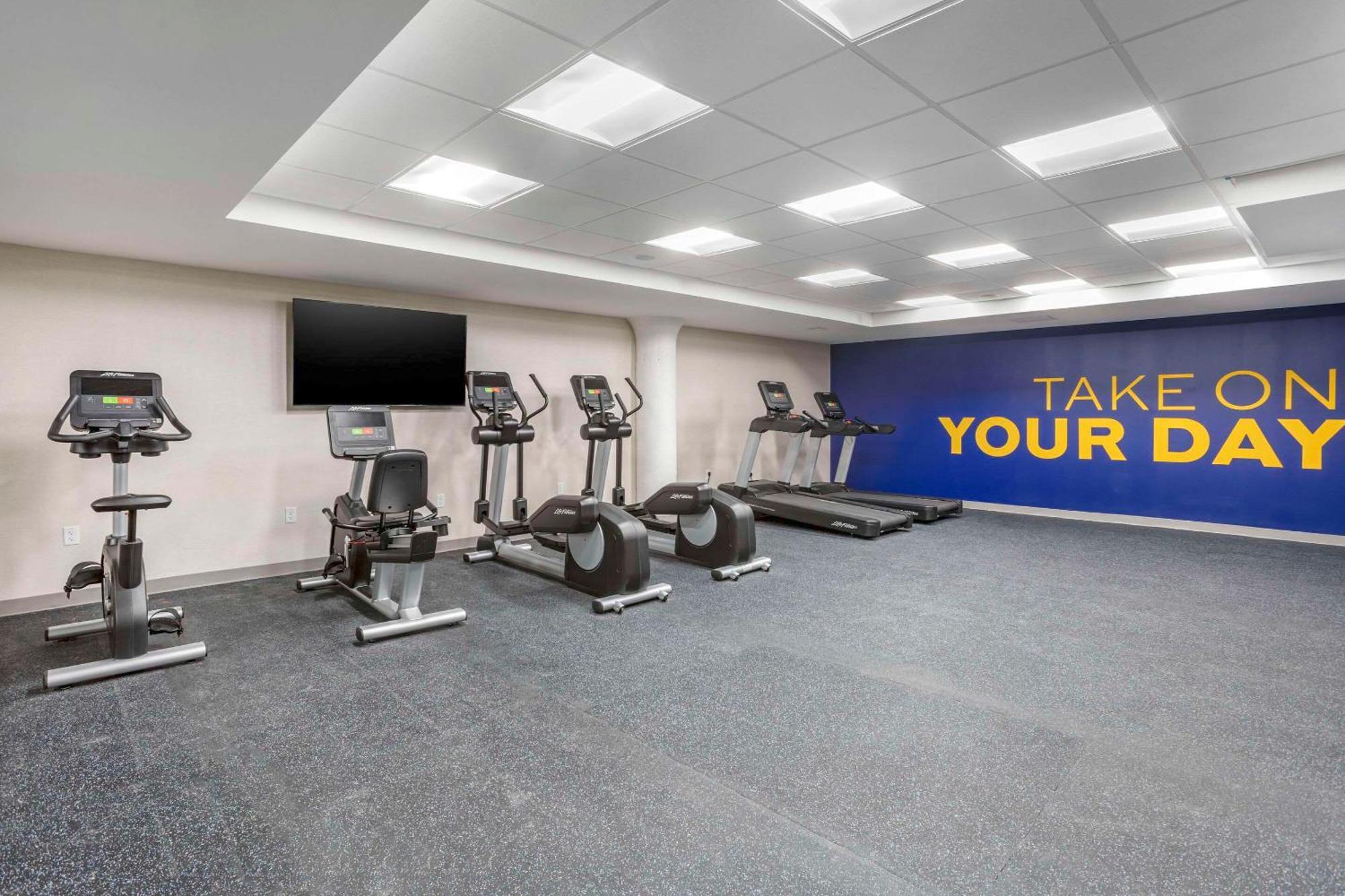 Comfort Inn & Suites Newark Liberty International Airport Eksteriør bilde