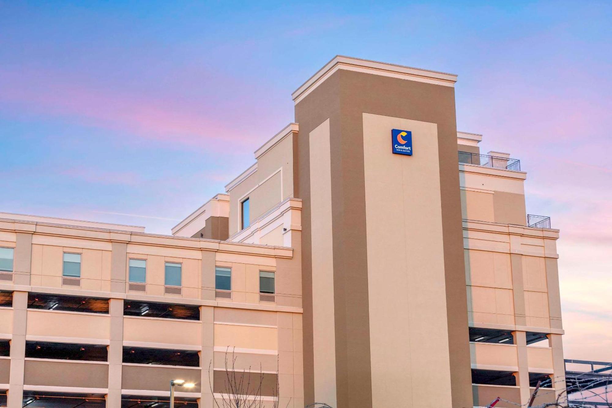 Comfort Inn & Suites Newark Liberty International Airport Eksteriør bilde