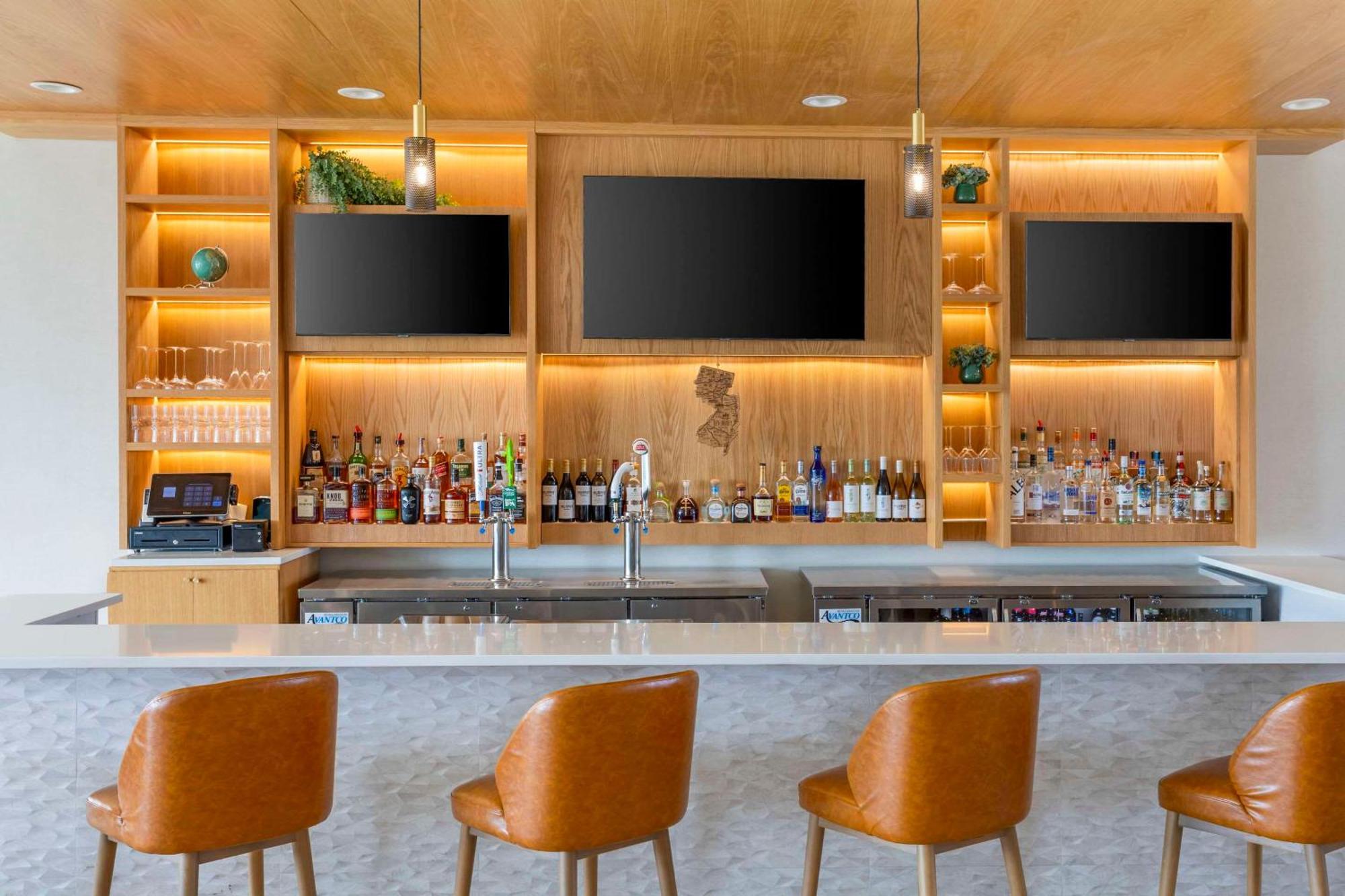 Comfort Inn & Suites Newark Liberty International Airport Eksteriør bilde